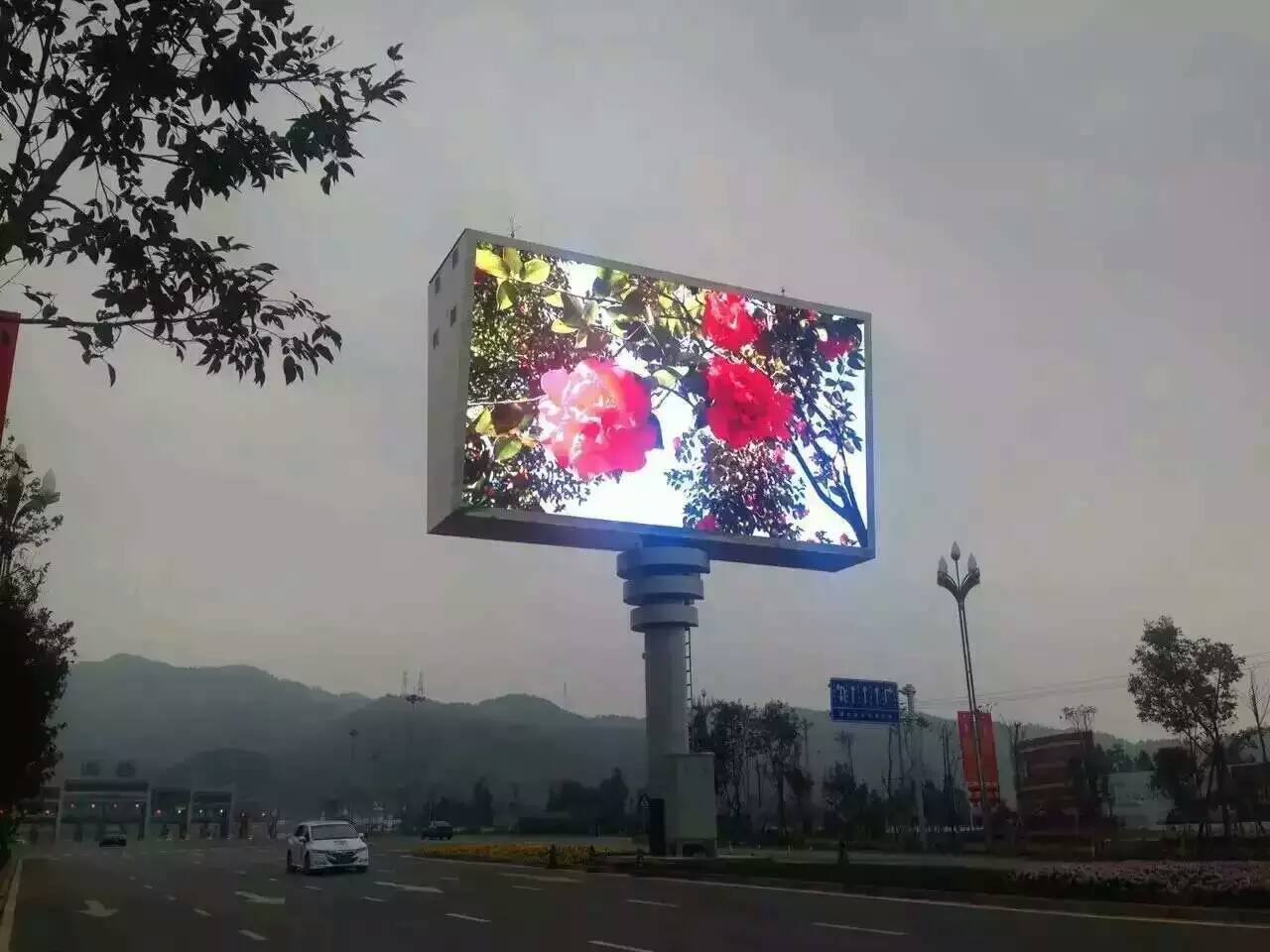 鄰社大型戶外LED全彩顯示屏